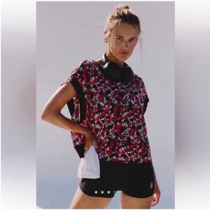 Free People NWT My Time Printed Tee Size Medium in Cranberry Ditsy Black